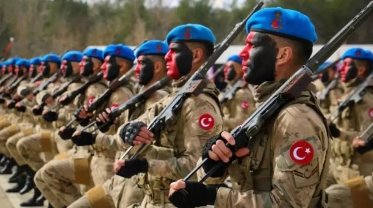 Türk Askeri Kosova\'ya Gönderiliyor: Kosova\'daki Gerilim Avrupa\'da Savaş Endişelerine Yol Açıyor