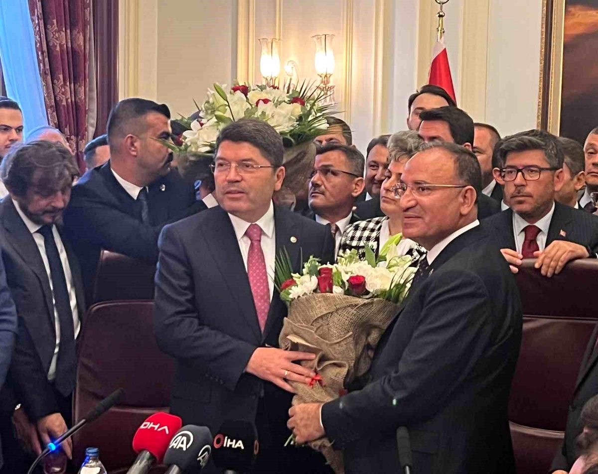 Adalet Bakanlığı\'nda Devir Teslim Töreni Gerçekleştirildi