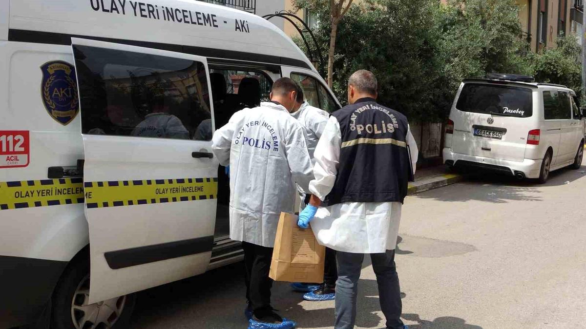 Antalya\'da Alkol Alırken Ölen Genç Bulundu