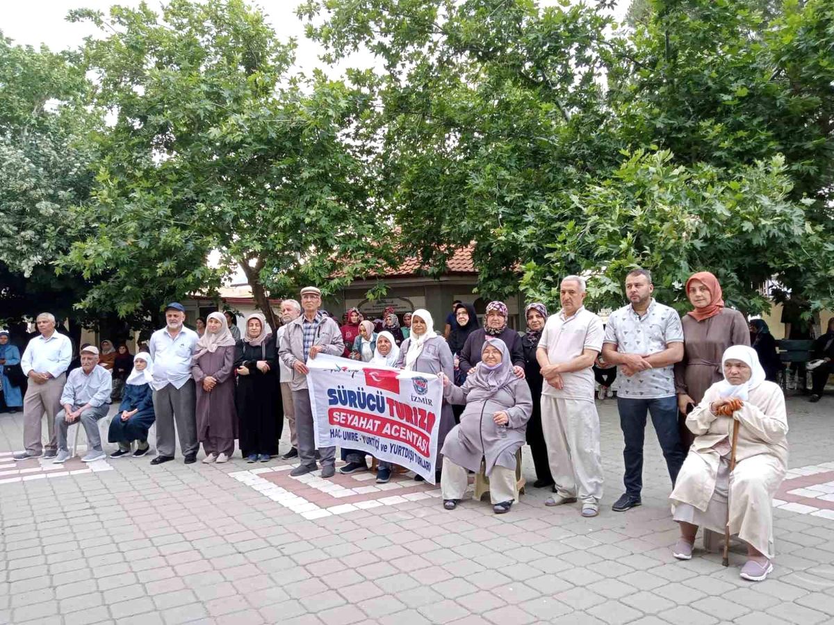 Burhaniye\'de hacı adayları uğurlandı