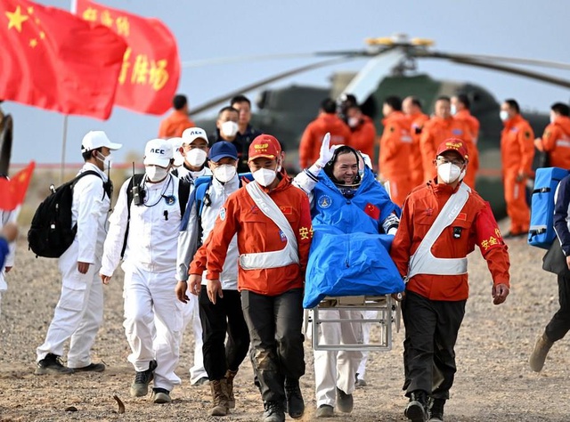 Çin'in Shenzhou-15 Astronotları Dünya'ya Güvenli Bir Şekilde Döndü