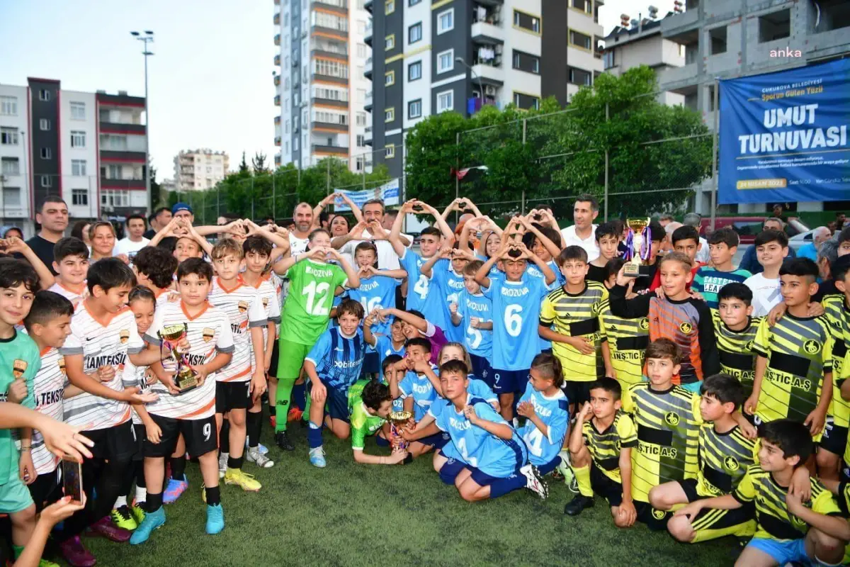 Adana Demirspor U-11 Takımı \'Sporun Gülen Yüzü Umut Turnuvası\'nda şampiyon oldu