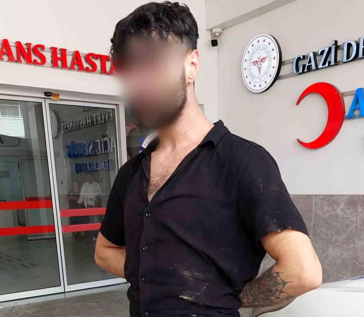 Samsun\'da Bıçaklı Saldırı: Dini Nikahlı Eşini Darp Eden Genç Polisi Alarma Geçirdi