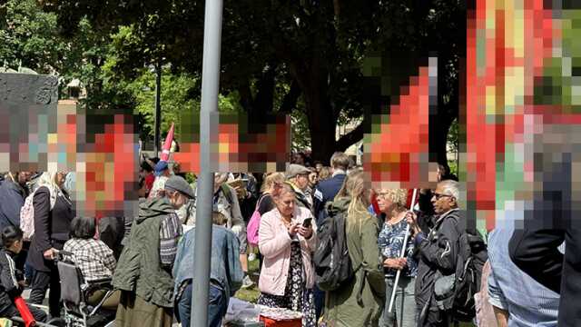 İsveç'te PKK yandaşları terör örgütü paçavralarıyla sokağa indi İsveç'te PKK yandaşları terör örgütü paçavralarıyla sokağa indi