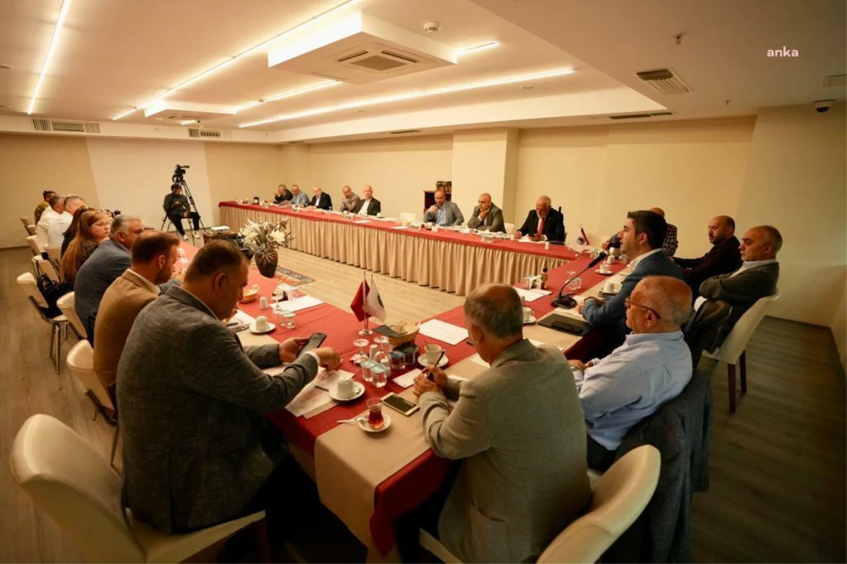 Kartal Belediye Başkanı Gökhan Yüksel, Muhtarlar Toplantısında Hizmet Vurgusu Yaptı