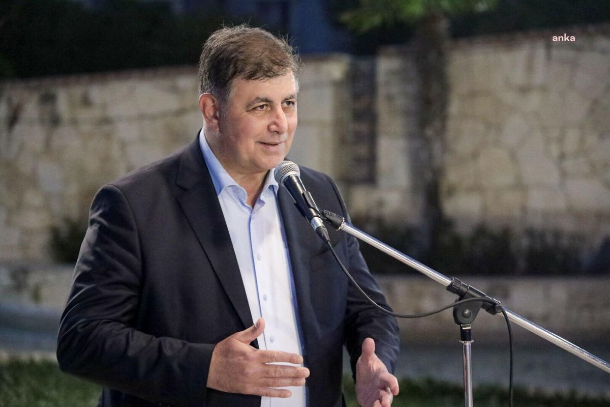 Karşıyaka\'da Dijital Komşuluk Uygulaması \'Hoplr\' Hizmete Başladı