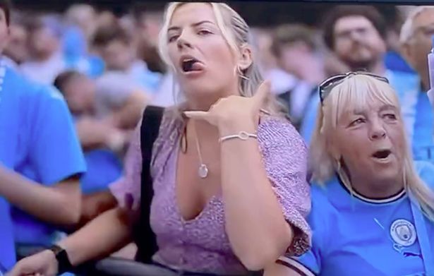 Kupadan çok o konuşuldu! Manchester City maçındaki kadın taraftarın hareketi kamerada