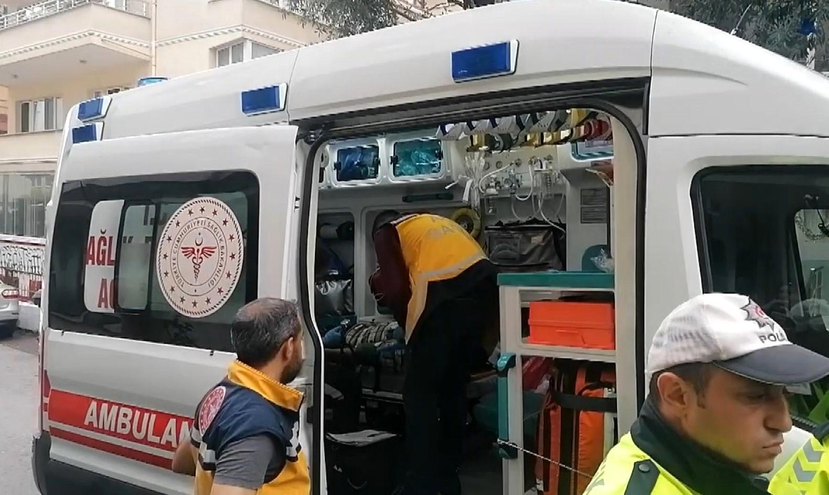 Gebze\'de park halindeki motosikleti çalan hırsız tekmeyle durduruldu