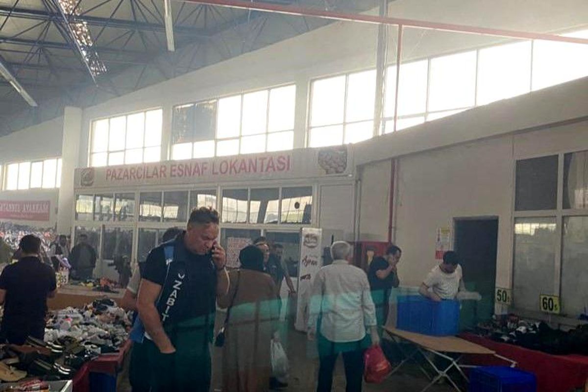 Tekirdağ\'da Semt Pazarında Yangın Paniği