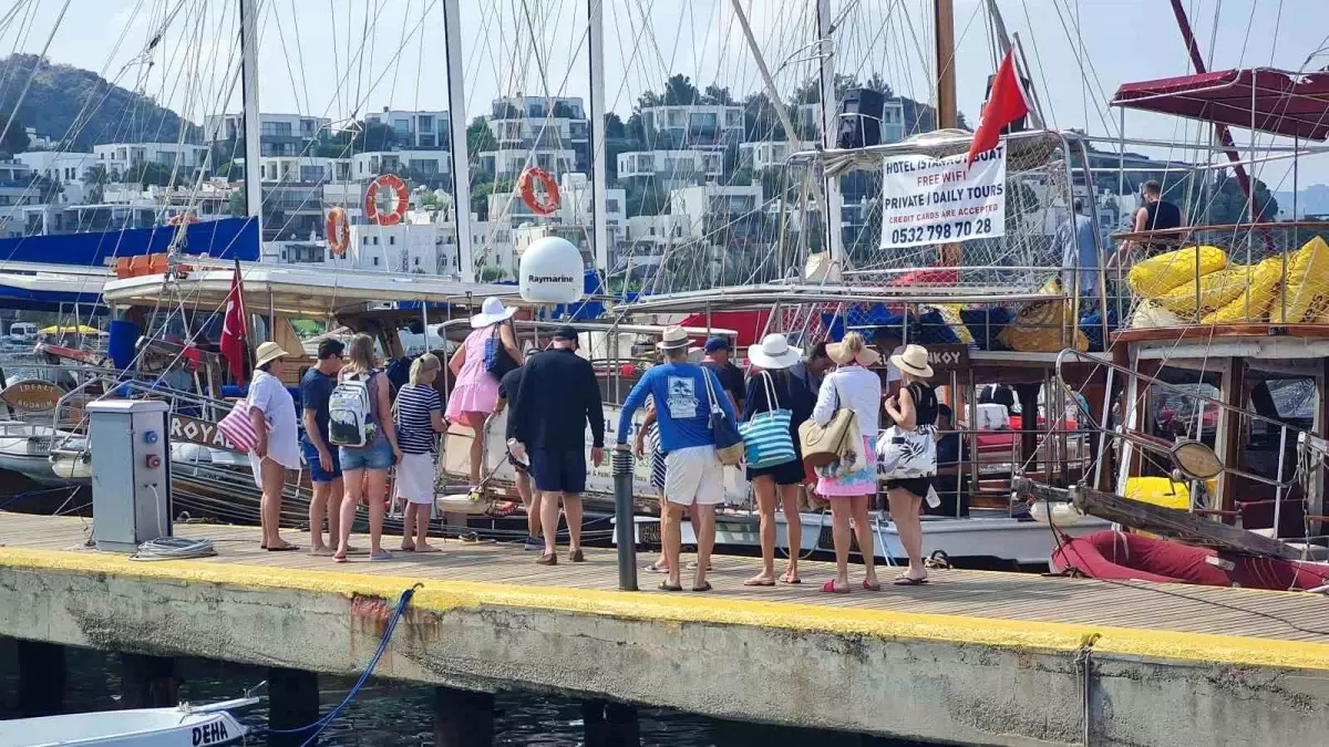 Bodrum\'da tekne turları sezonun başlamasıyla hareketlendi