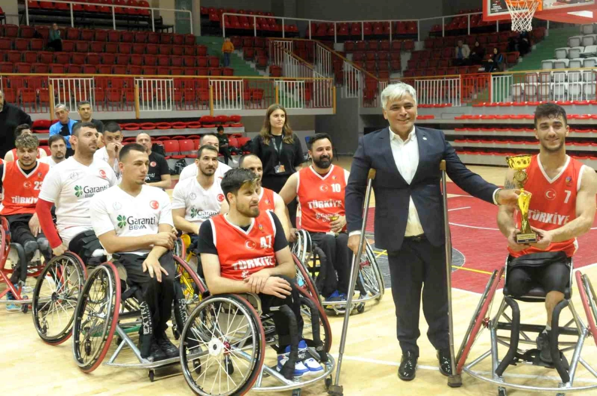 Türkiye Tekerlekli Sandalye Basketbol Milli Takımı Kıtalararası Kupası\'nı kazandı