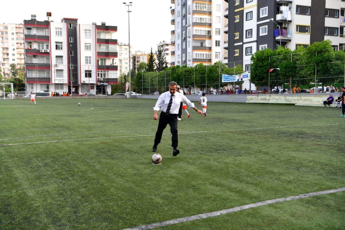 Adana Demirspor U11 Takımı, Çukurova Belediyesi\'nin düzenlediği turnuvada şampiyon oldu