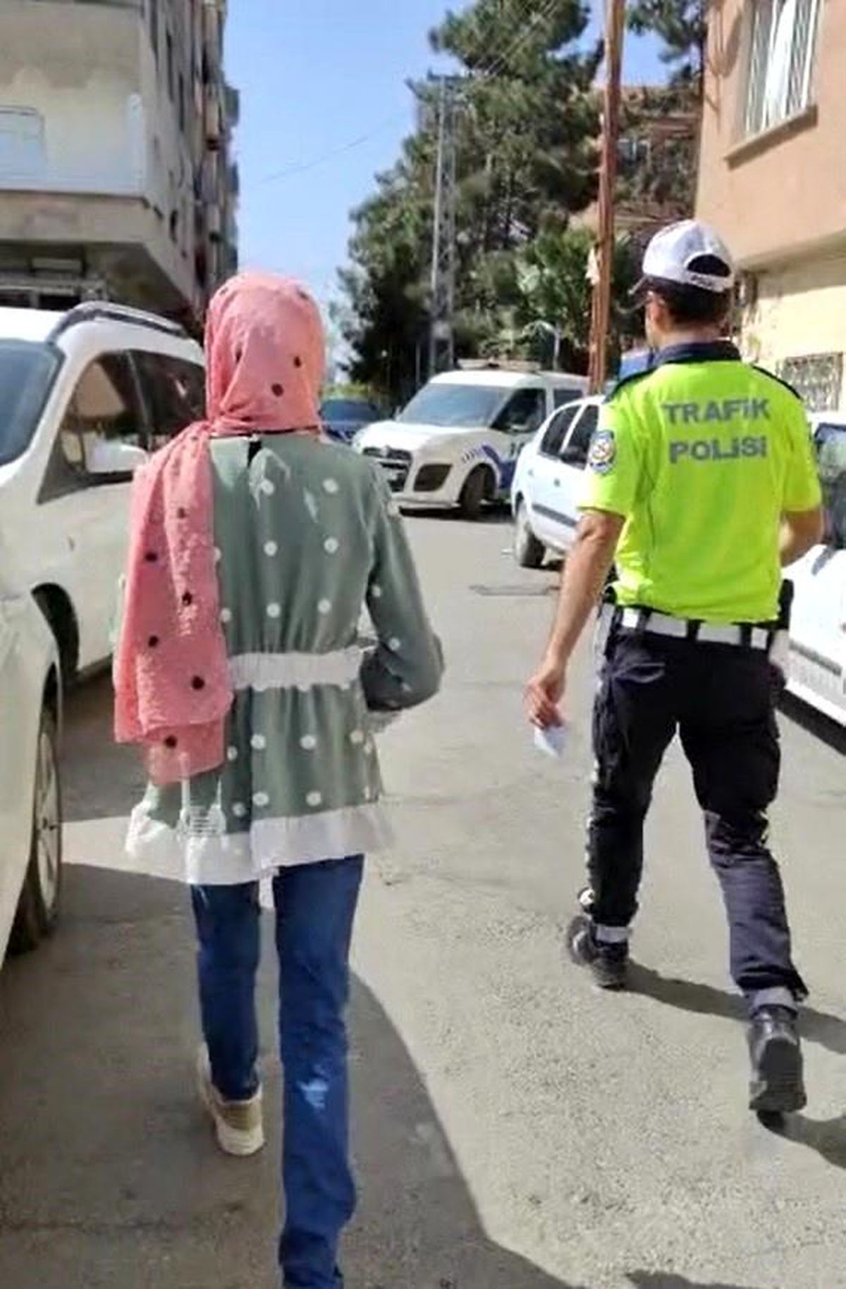 Gaziantep\'te LGS Sınavına Yanlış Okula Giden Öğrenciye Trafik Polisleri Yardım Etti