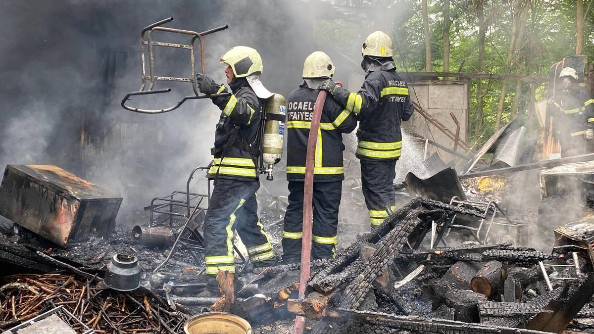 Kocaeli\'de 73 yaşındaki kadının prefabrik evinde yangın çıktı