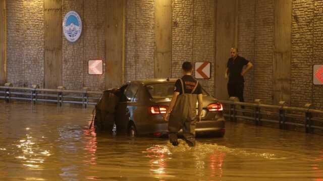 2 kentte can alan şiddetli yağış, yurt genelinde etkisini sürdürüyor! Meteoroloji'den 14 ile sarı, 2 ile turuncu uyarı var