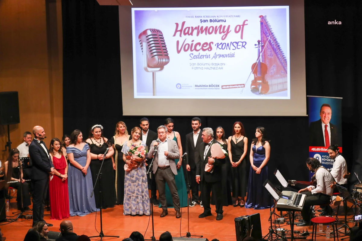 Antalya Büyükşehir Belediyesi İsmail Baha Süralsan Konservatuvarı Şan Bölümü öğrencileri konser verdi