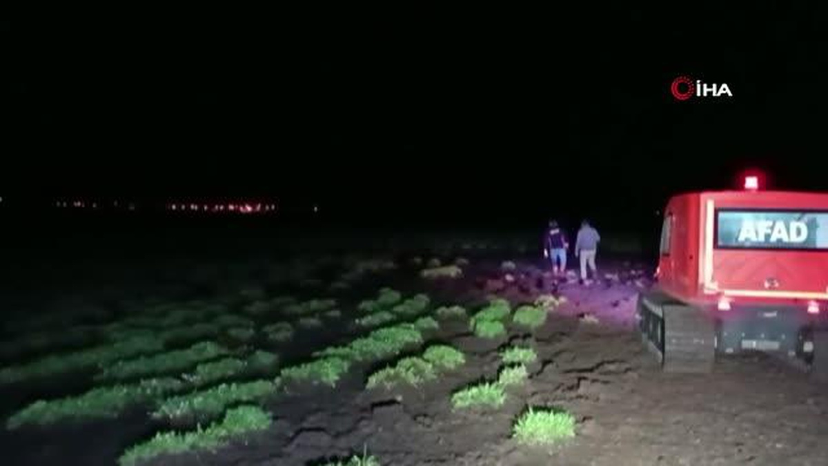 AFAD and gendarmerie teams rescue cow stuck in swamp