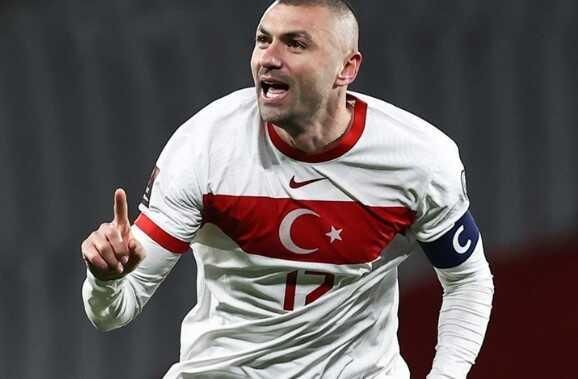 Burak Yılmaz futbolu bıraktı mı? Burak Yılmaz futbolu neden bıraktı?