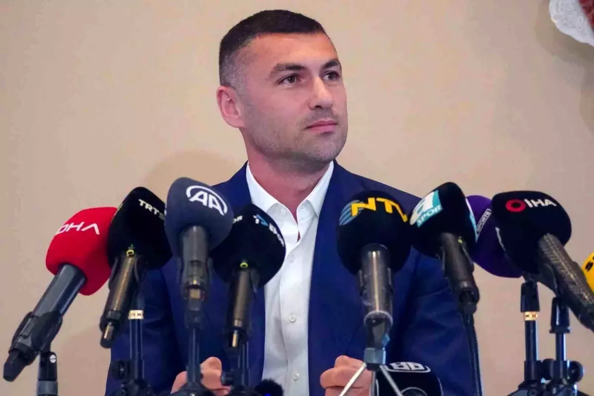 Burak Yılmaz: "Varsa elini taşın altına koyacak birileri ben buradayım"