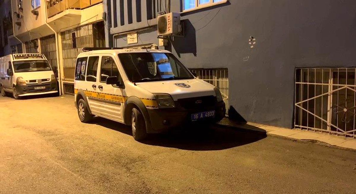 Bursa\'da 59 yaşındaki adam evinde bıçaklanarak öldürüldü