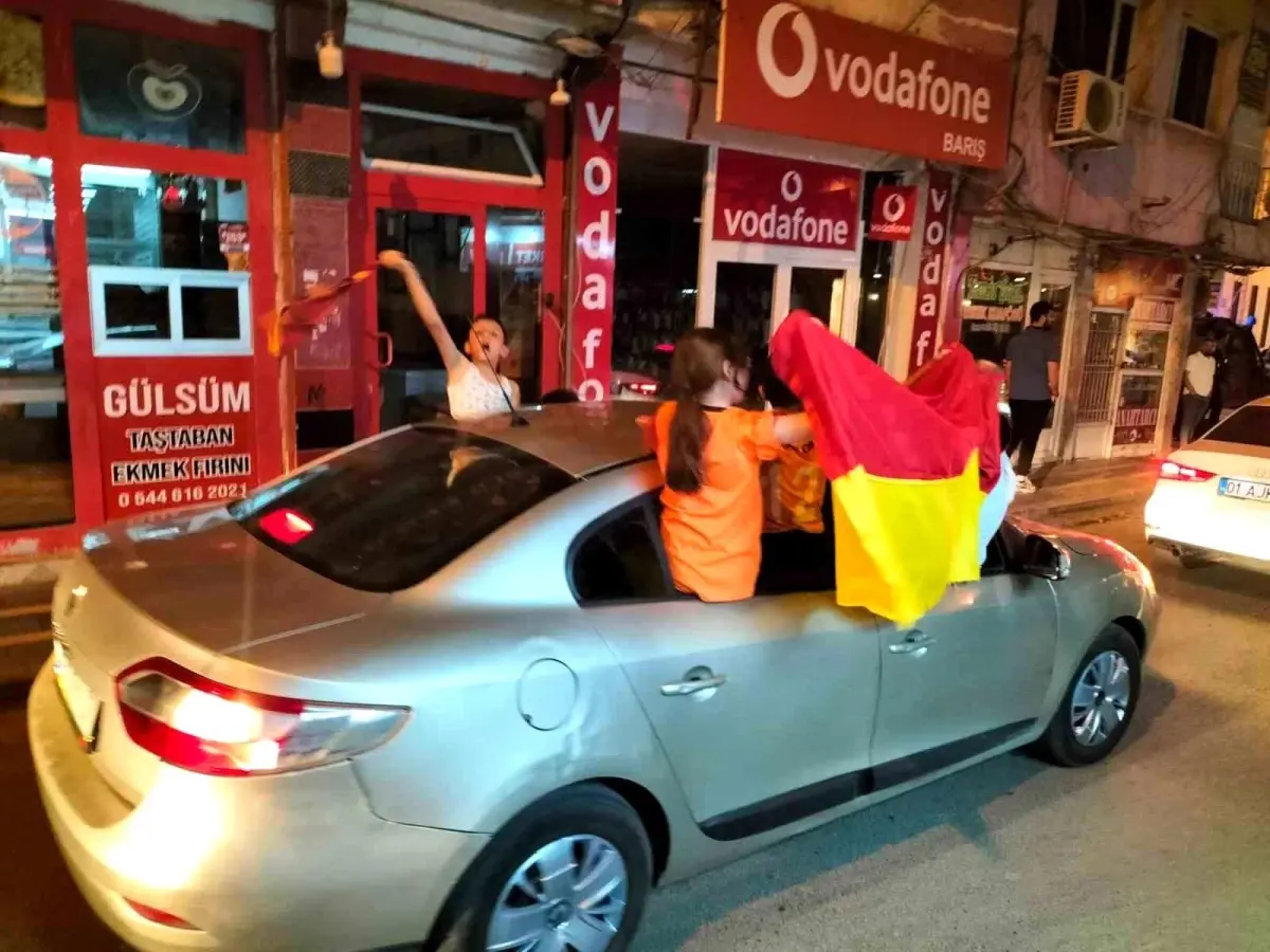 Galatasaray\'ın Şampiyonluk Kutlamaları Cizre\'de de Coşkuyla Kutlandı