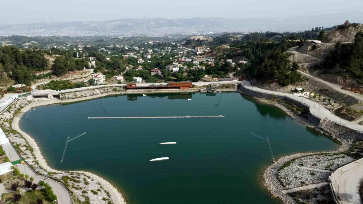 Depremler Karlısu Göleti Su ve Macera Parkı\'nı sessizliğe gömdü