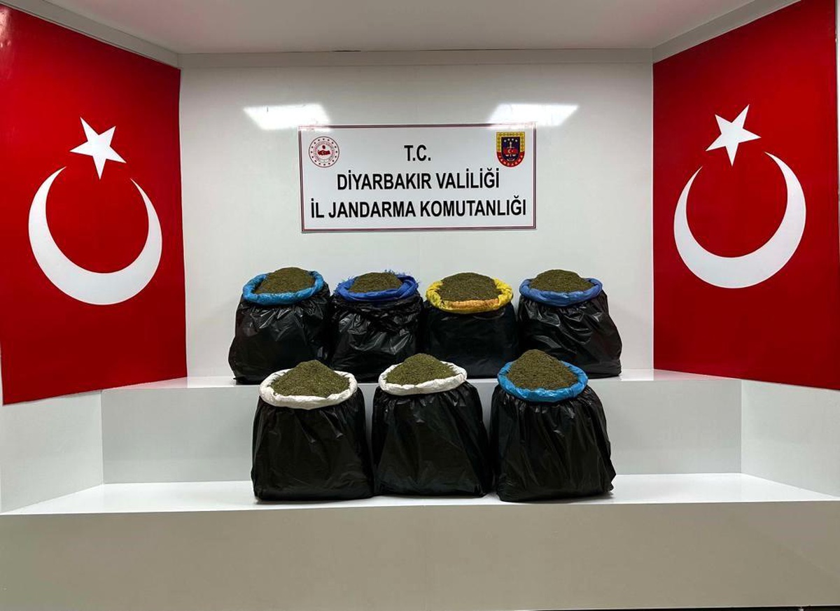 Diyarbakır\'da 100 Kilo Toz Esrar Bulundu