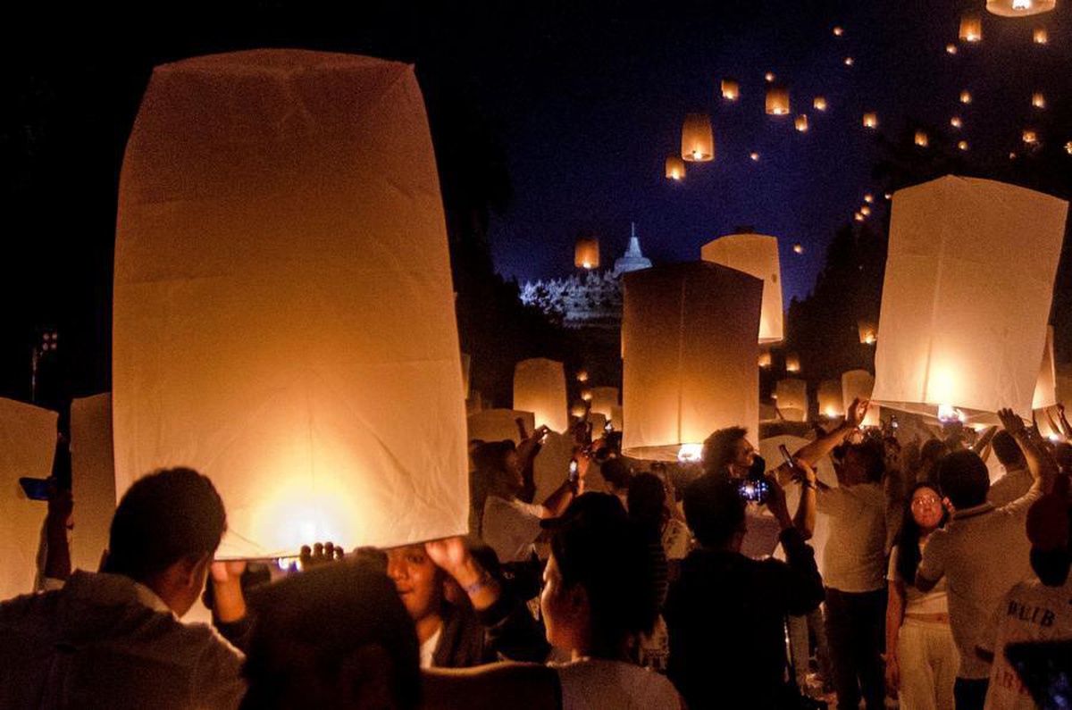 Endonezyalı Budistler Vesak Günü\'nü Kutladı