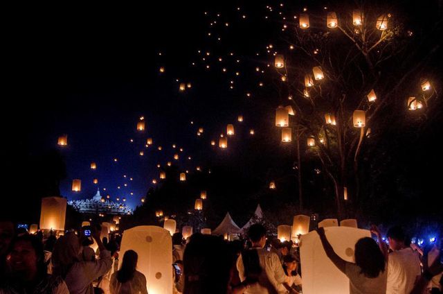 Endonezyalı Budistler Vesak Günü'nü Kutladı