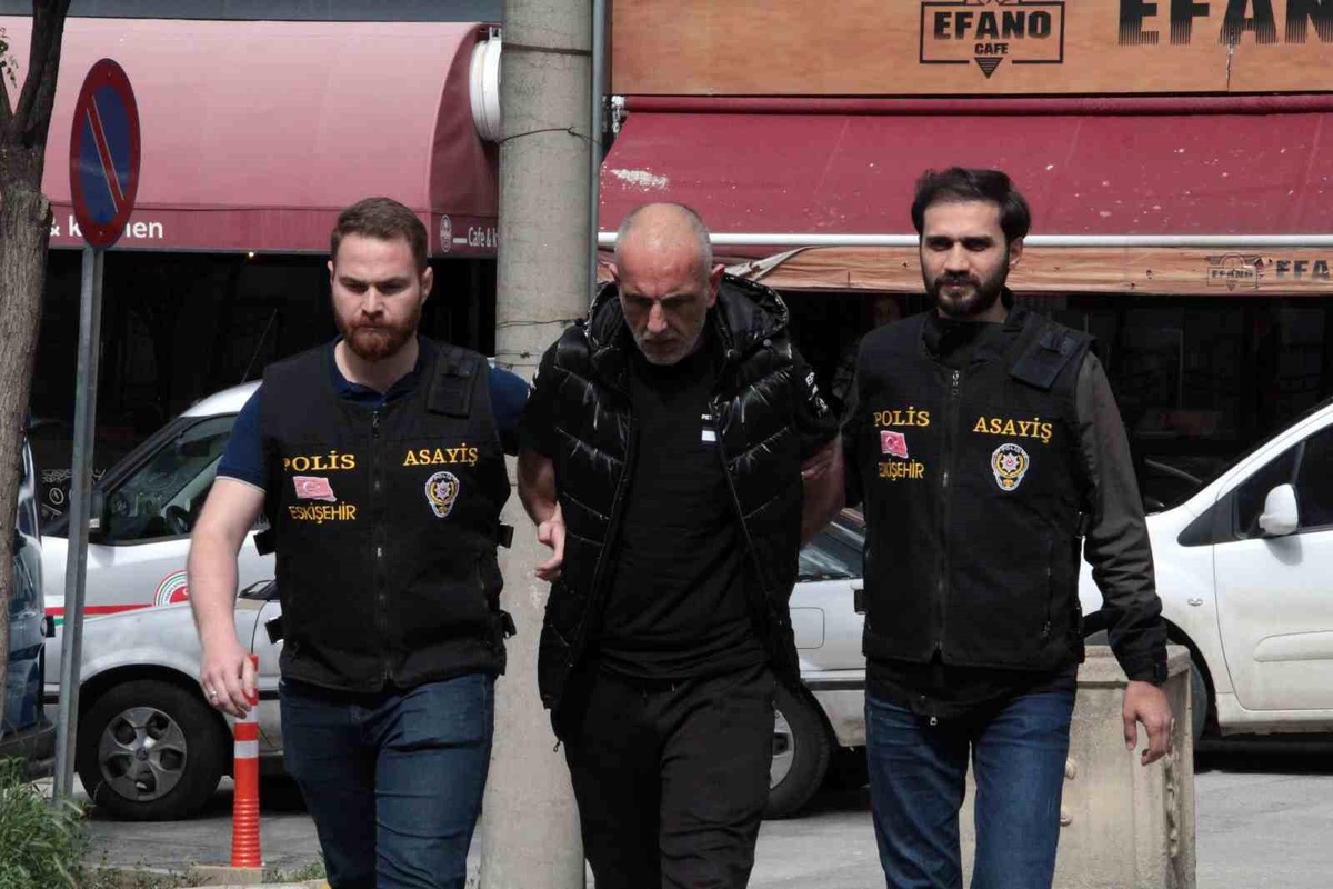 Eskişehir\'de Arkadaşıyla Tartışan Şüpheli Tutuklandı