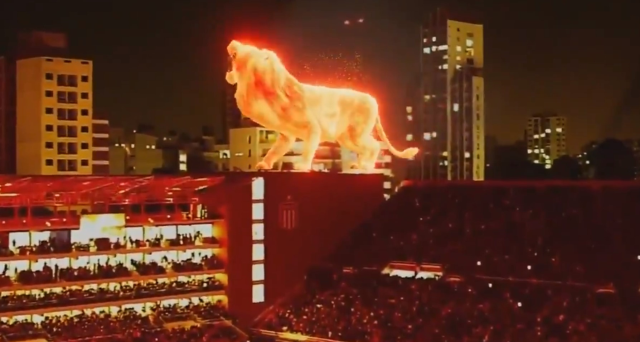 Galatasaray'ın şampiyonluk kutlamalarında ekrana getirdiği hologram aslan dalga konusu oldu
