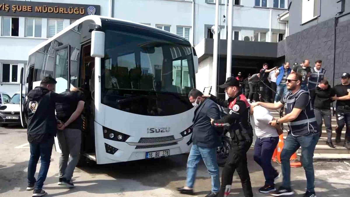 Bursa\'da Fuhuş Operasyonu: 17 Kişi Gözaltına Alındı