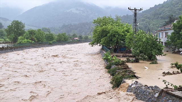 İçişleri Bakanı Yerlikaya'dan kuvvetli yağış uyarısı
