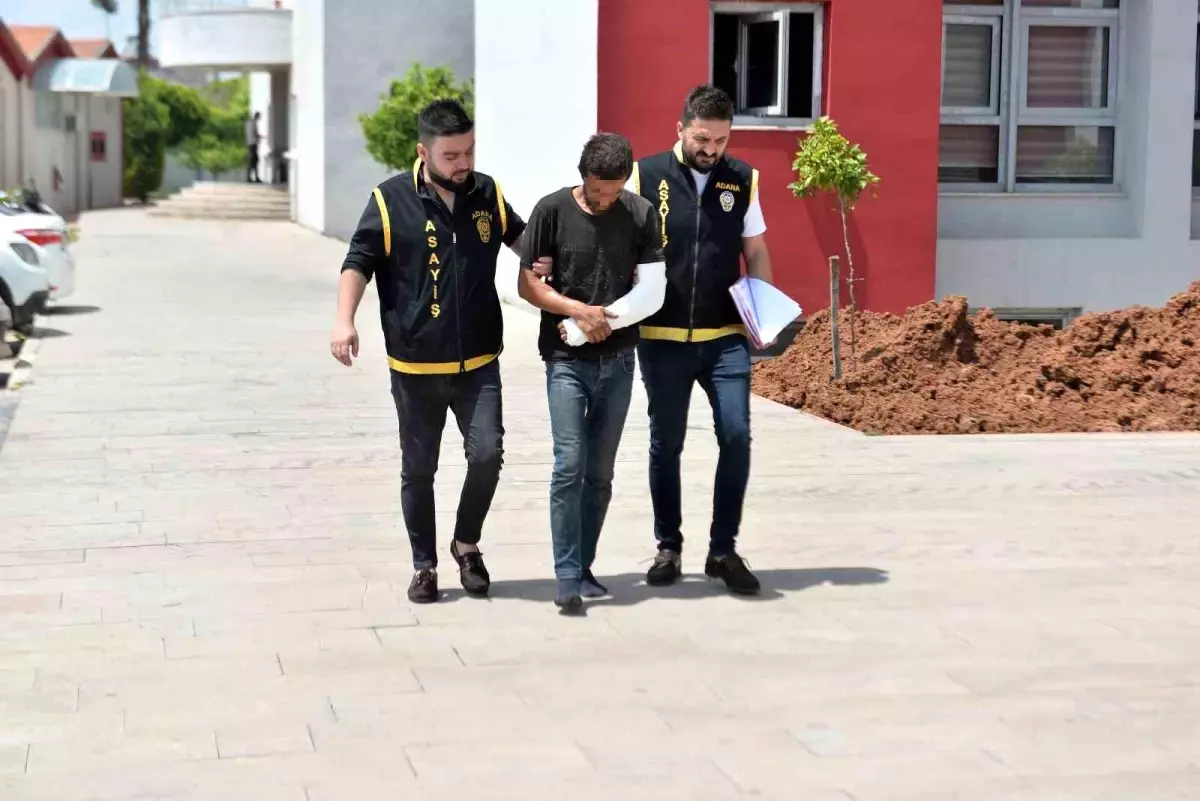 Adana\'da Hasarlı Eve Giren Hırsız Jakuzide Yakalandı