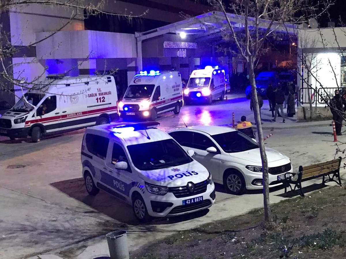 Konya\'da İş Yerinde Çıkan Tartışma Silahlı Kavgaya Dönüştü: 4 Yaralı, 8 Polis Memuru da Yaralandı