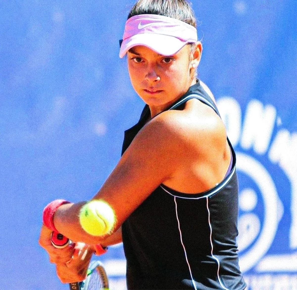 Melisa Ercan Roland Garros\'ta bir numarayı yendi