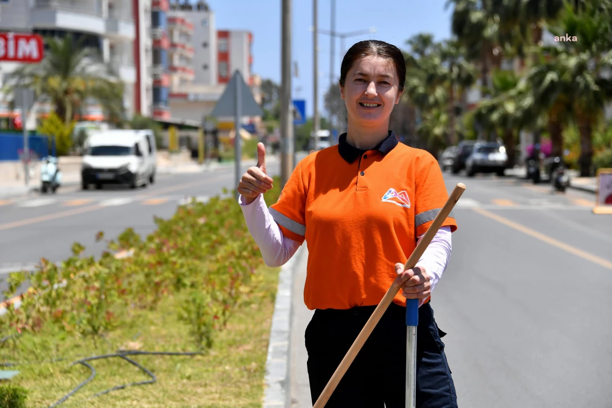 Mersin Büyükşehir Belediyesi Anamur\'da Temizlik Çalışmalarına Devam Ediyor