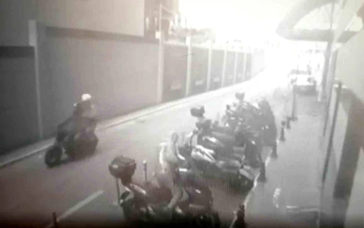 İstanbul\'da yapılan operasyonda 11 çalıntı motosiklet ve parçaları ele geçirildi