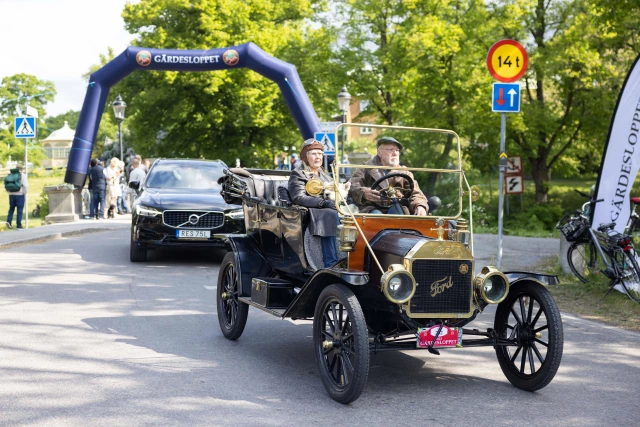 Stockholm'de Eski Model ve Antika Araba Sergisinden Renkli Görüntüler