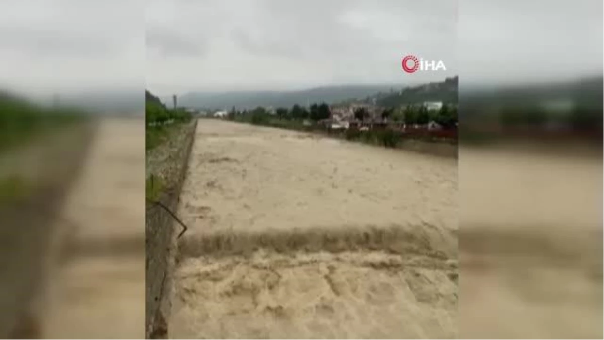 Türkeli\'ye 150 kilo yağış düştü, ilçe susuz kaldı