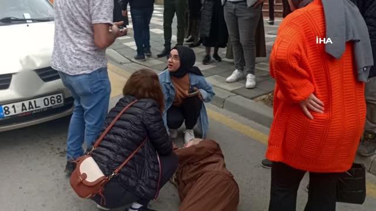 Bolu\'da Yaya Geçidinden Geçen Genç Kıza Otomobil Çarptı