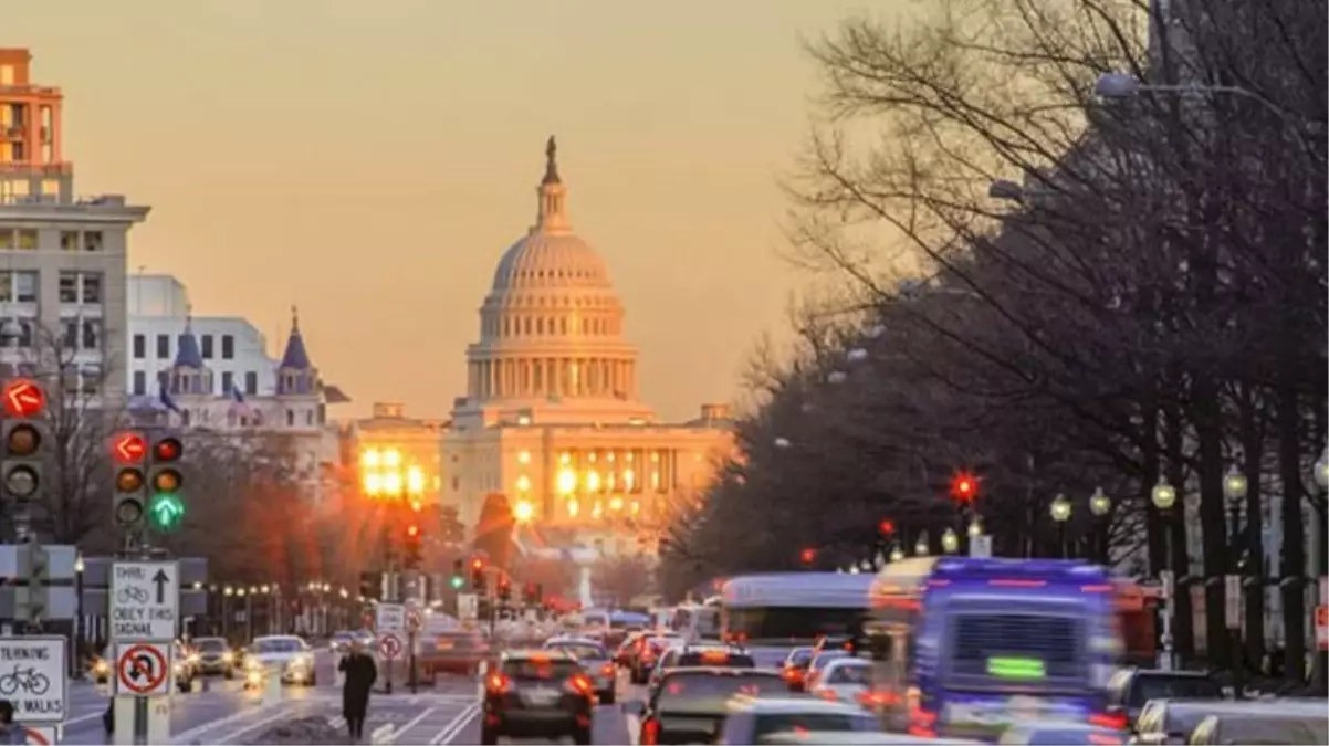 ABD\'nin başkenti Washington DC\'de uçuşa yasak bölgeyi ihlal eden uçağın pilotu baygın çıktı