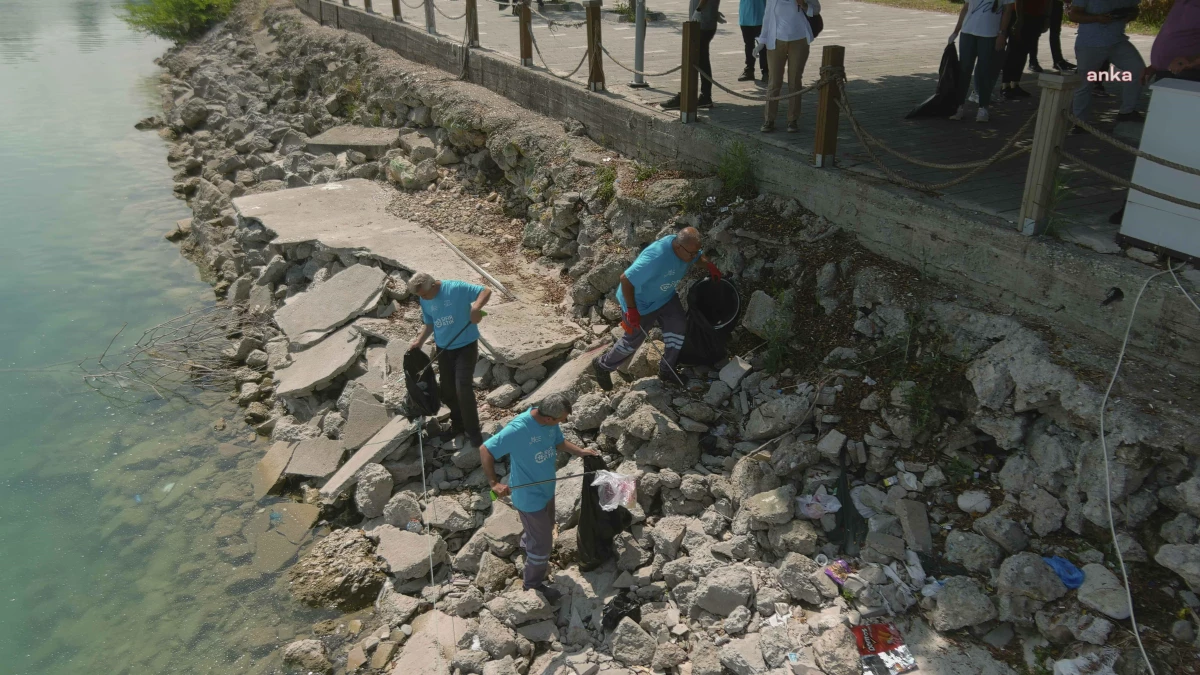 Adana Büyükşehir Belediyesi, Dünya Çevre Günü\'nde temizlik çalışması yaptı