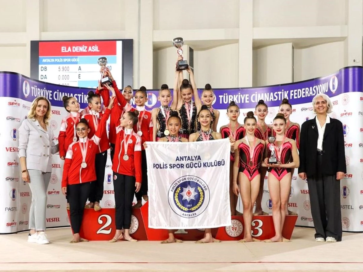 Antalyaspor, Ritmik Jimnastik Kulüplerarası Yıldızlar Türkiye Şampiyonası\'nda başarılı oldu