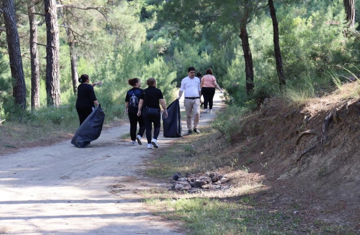 Bayramiç Belediyesi Personeli Dünya Çevre Günü\'nde Temizlik Yaptı