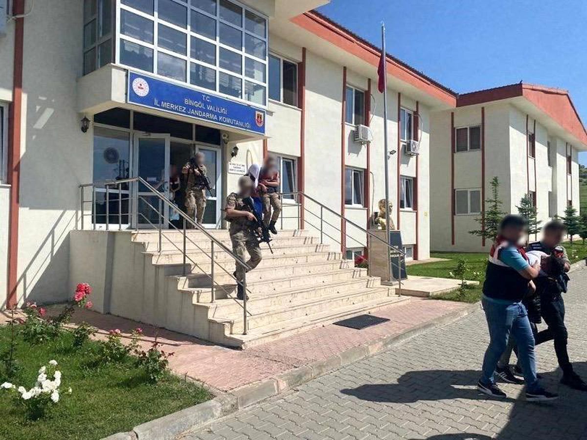 Bingöl\'de 150 Bin TL Değerinde Altın ve Para Çalan Şüpheliler Yakalandı