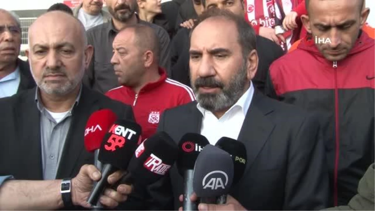 Sivasspor Başkanı Mecnun Otyakmaz\'dan Adaylık Açıklaması