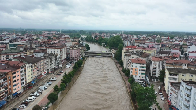 Samsun Terme'de Sel Felaketi: Evler ve Ahırlar Sular Altında