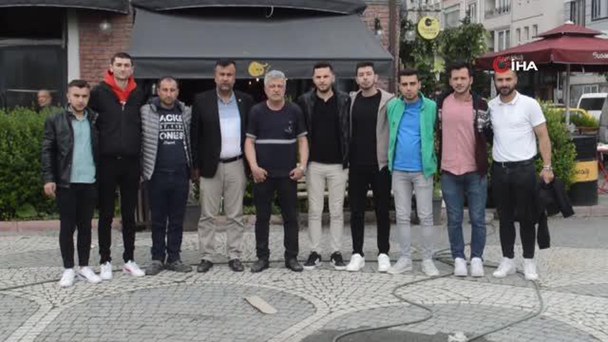 Başköyspor futbolcuları, takım arkadaşlarının düğününe gitti