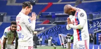 Golcü forvet Moussa Dembele, Lyon'dan ayrıldı ve Türkiye'ye transfer oluyor